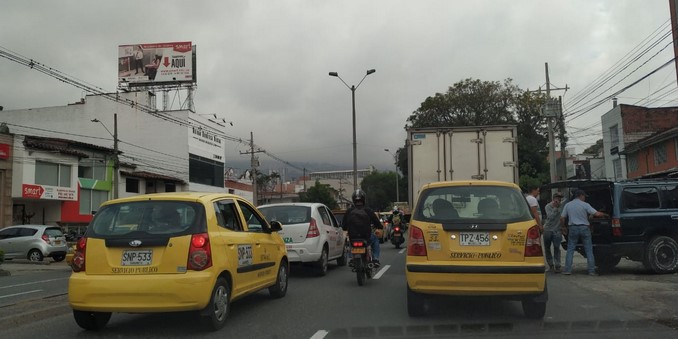 Movilidad complicada en la avenida 80 por manifestación de estudiantes