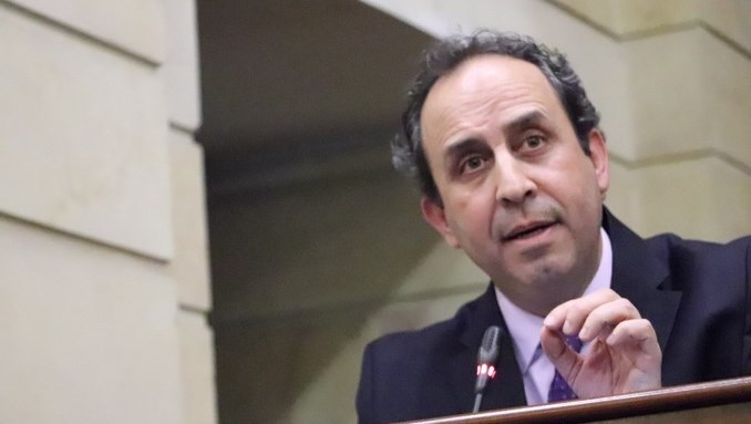 El superintendente de Salud, Fabio Aristizábal Ángel