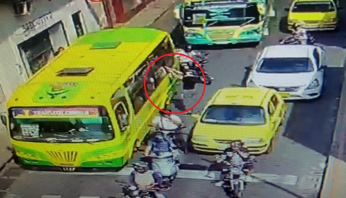 En Bucaramanga asesinaron a una mujer que amamantaba a su bebé en un bus