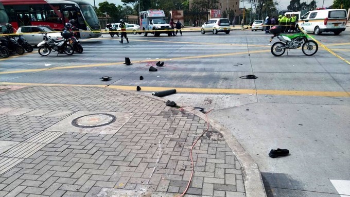 Camioneta que, al parecer, se quedó sin frenos dejó 4 personas heridas y una muerta