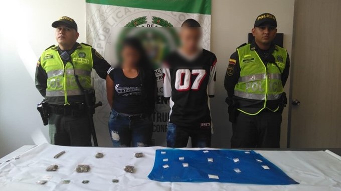 FOTO: Capturan en el Aeropuerto de Medellín a pareja que transportaba estupefacientes