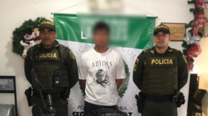 FOTOS: Aprehenden menor que habría hurtado un celular de 5 millones de pesos en San Joaquín