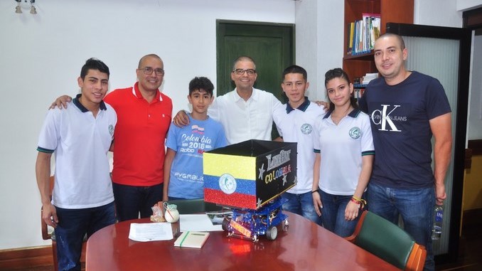 Estudiantes de Medellín quedaron campeones en concurso internacional de robótica