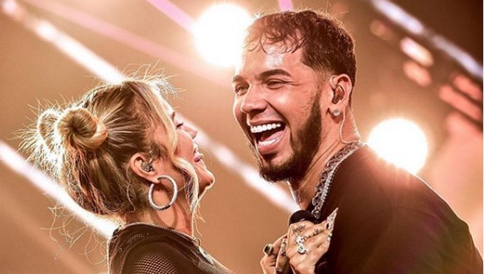 Karol G y Anuel/ Tomada de Instagram: @bajabeachfest