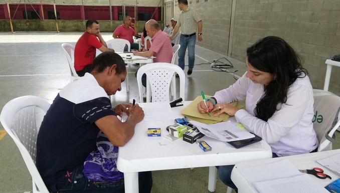 EPM atiende las reclamaciones de comerciantes que habrían resultado afectados por evacuación en Puerto Valdivia