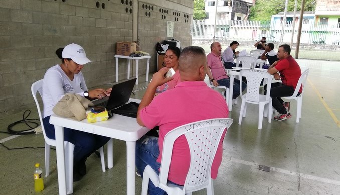 EPM atiende las reclamaciones de comerciantes que habrían resultado afectados por evacuación en Puerto Valdivia