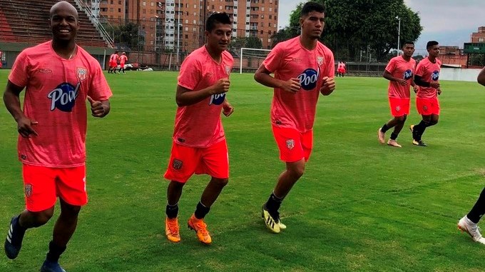Envigado FC, con un par de altas, viajó a Armenia a pretemporada