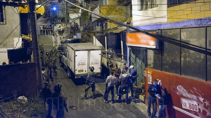 EN FOTOS: Baleado un hombre que se movilizaba en su carro por Altavista 9 Homicidio Altavista sector manzanares 12 01 2019 6