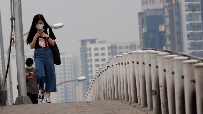 Bangkok combate la contaminación del aire con lluvia artificial