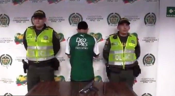 Capturaron a un hombre que hizo disparos al aire en cementerio de Cali