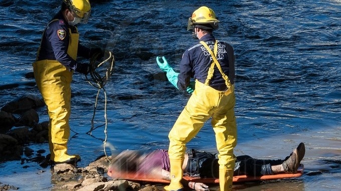 EN FOTOS Y VIDEO: Recuperaron el cuerpo que flotaba en el río Medellín 11 cuerpo rio medellin 03 01 2019 10
