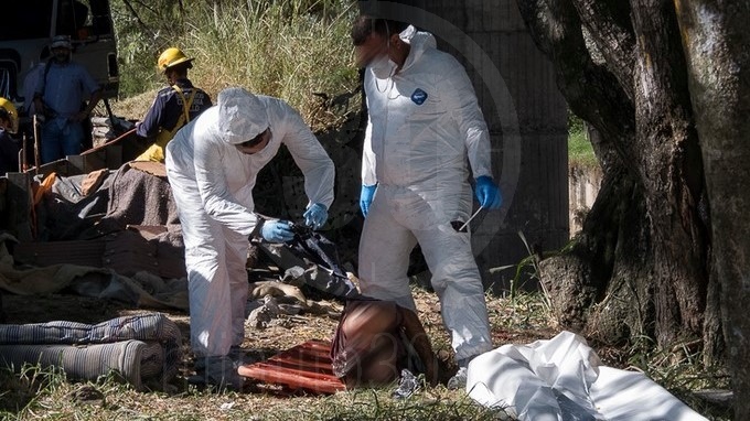 EN FOTOS Y VIDEO: Recuperaron el cuerpo que flotaba en el río Medellín 15 cuerpo rio medellin 03 01 2019 14