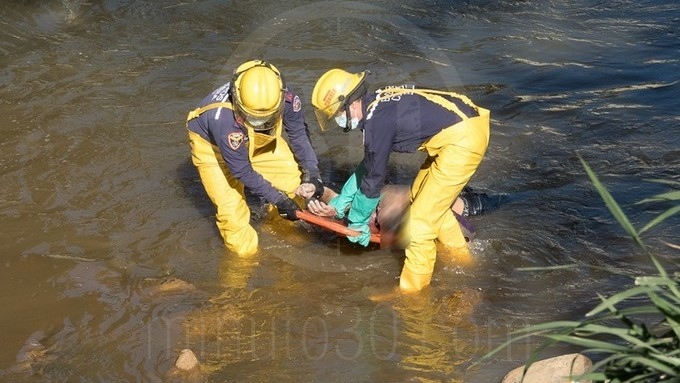 EN FOTOS Y VIDEO: Recuperaron el cuerpo que flotaba en el río Medellín 9 cuerpo rio medellin 03 01 2019 8