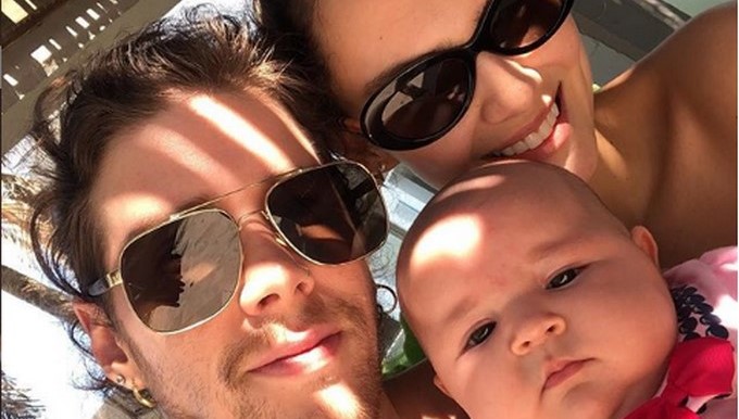 David Escobar (Dim), Danielle Arciniegas y Ella Escobar Arciniegas/ Tomada de Instagram: @dimpiso21