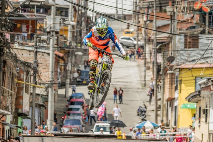 La Feria de Manizales le abrió un espacio al deporte 4 down hill urbano de la Feria de Manizales 4