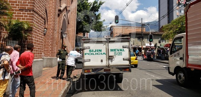 FOTOS: Identifican el cuerpo sin vida de un hombre en la entrada de una iglesia en Boston 6 habitante de calle muerto6