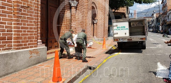 FOTOS: Identifican el cuerpo sin vida de un hombre en la entrada de una iglesia en Boston 2 habitante de calle muerto7