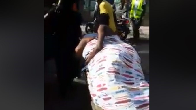 EN VIDEO: Confundió el lubricante anal con pegamento y se quedaron pegados