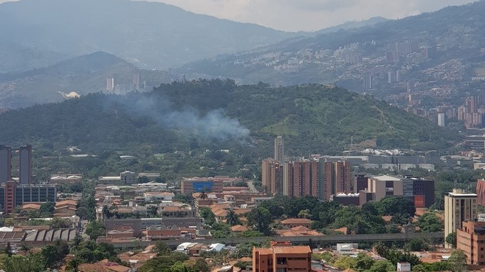 Comunidad atrapó y entregó a dos sujetos señalados de provocar un incendio en el Cerro El Volador 1 INCENDIO EL VOLADOR 1