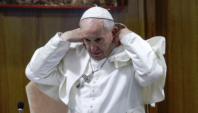 El papa Francisco le pide a los peluqueros que eviten ceder a la tentación del chismorreo