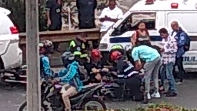 Accidente entre moto y carro dejó un herido en la autopista Norte