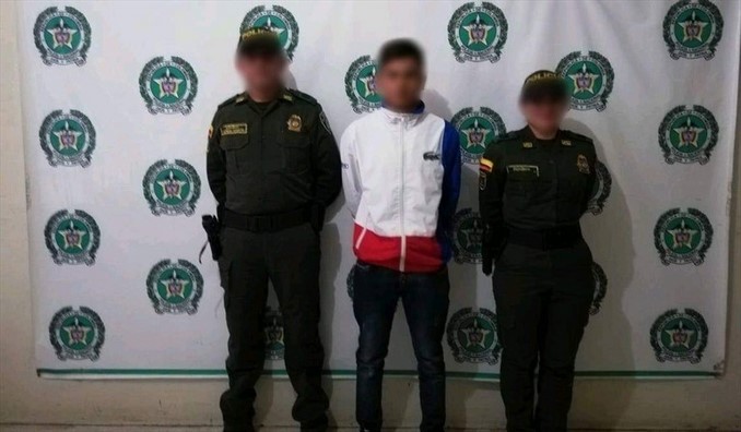 Capturaron a un joven en Sogamoso, Boyacá, por tráfico de estupefacientes. Su mamá lo entregó