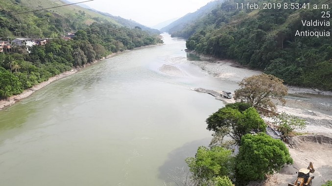 El estado actual del vertedero del proyecto Hidroituango y del caudal del río Cauca