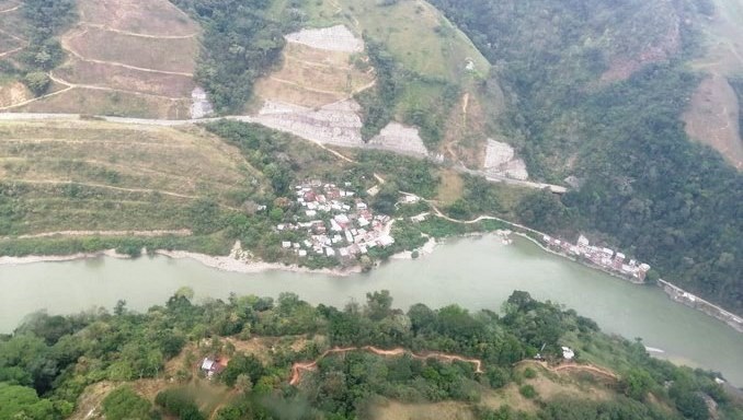Con sobrevuelos permanentes la Fuerza Aérea monitorea el río Cauca