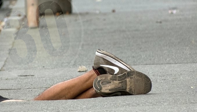 Cinco vainillas percutidas y una lata de cerveza, los elementos hallados al lado del hombre asesinado en Santa Lucía