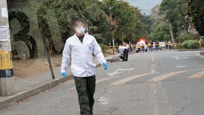 Cinco vainillas percutidas y una lata de cerveza, los elementos hallados al lado del hombre asesinado en Santa Lucía