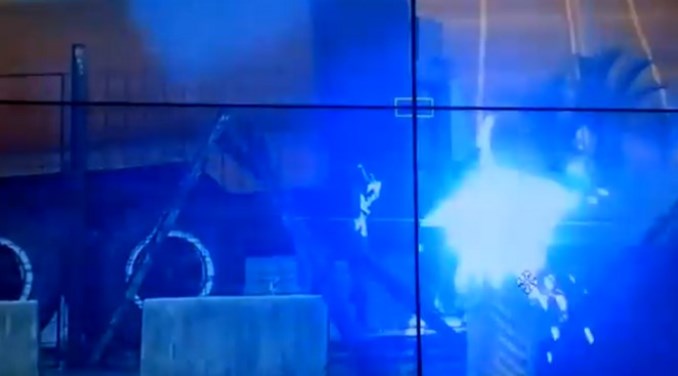 Para bloquear ayuda humanitaria, Maduro ordenó soldar contenedores en el puente internacional Tienditas