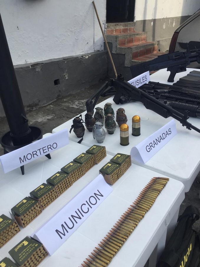 Capturadas en el municipio de Rosas, Cauca, dos personas con abundante material de guerra