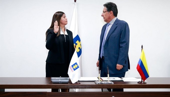 Claudia Adriana del Pilar García Fino, directora de Medicina Legal, y Néstor Humberto Martínez, fiscal general de la Nación