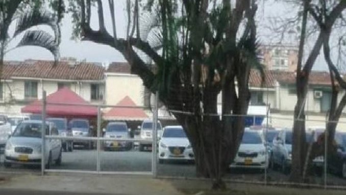 Tres vehículos, de alta gama, fueron robados de un concesionario en Cali