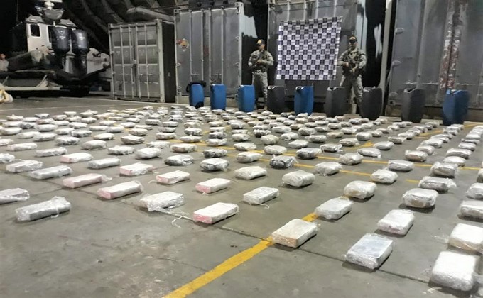 Incautaron 247 kilogramos de clorhidrato de cocaína y marihuana ocultos en una embarcación 4 Alcaloide incautado 2