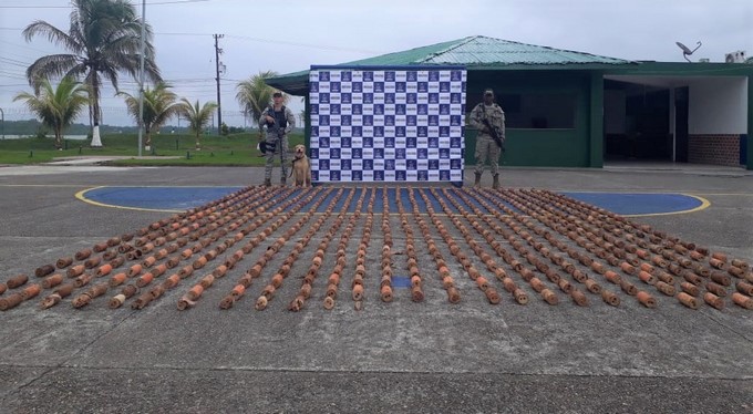 FOTOS Y VIDEO: Incautado en Timbiquí 400 kilogramos de explosivos tipo pentolita del ELN 3 EXPLOSIVOS 2