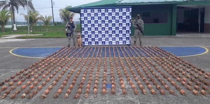 FOTOS Y VIDEO: Incautado en Timbiquí 400 kilogramos de explosivos tipo pentolita del ELN 4 EXPLOSIVOS 3