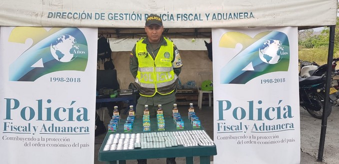 VIDEO: Al interior de cabinas de sonido las autoridades hallaron cigarrillos de contrabando 3 Al interior de cabinas de sonido las autoridades hallaron cigarrillos de contrabando en Santa Marta