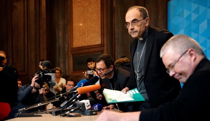 Escándalos por pederastia se cobraron la cabeza de uno de los cardenales más poderosos