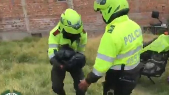 Rescatan a recién nacido que fue abandonado en un potrero en la ciudad de Pasto