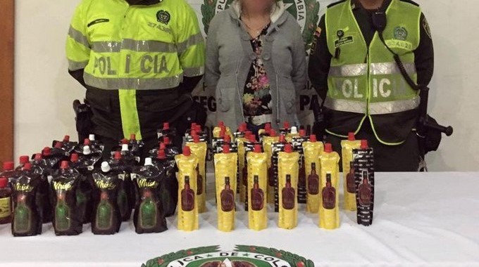 Le hallaron 8,5 litros de licor adulterado en un negocio por Estación Villa 1 capturada med
