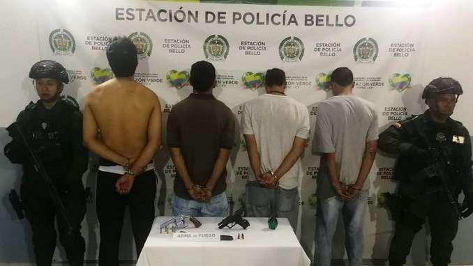 Cuatro hombres capturados en Bello con armas y una granada de fragmentación