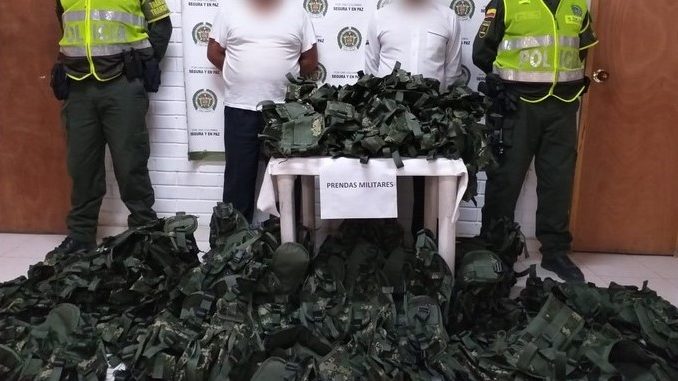 capturados-sonson chalecos arnés de uso privativo de las Fuerzas Militares