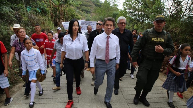 Un centro de salud y 3 kilómetros de placa huella y asfalto, las obras entregadas en corregimiento de Anzá