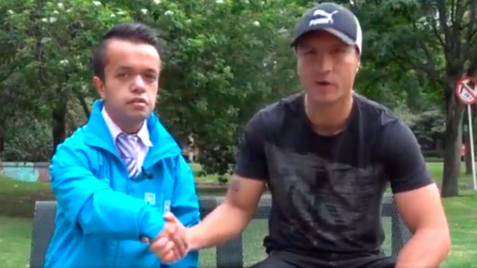 Motociclista pidió disculpas tras insultar a hombre de baja estatura en Bogotá