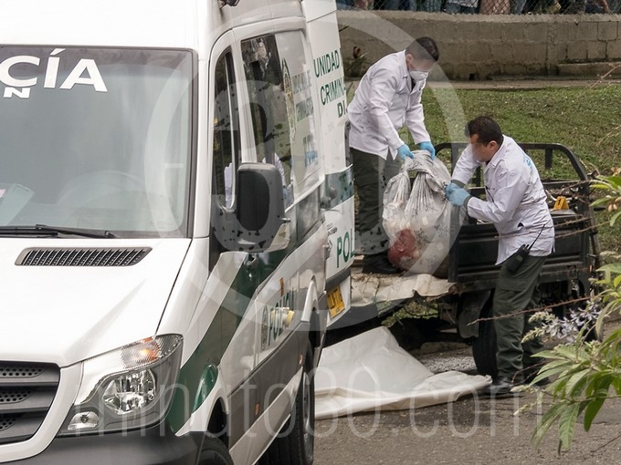 EN FOTOS Y VIDEO: El cuerpo que hallaron en un motocarro en Bello estaba decapitado 8 en fotos y video estaba decapitado el cuerpo que hallaron en un motocarro en bello1570