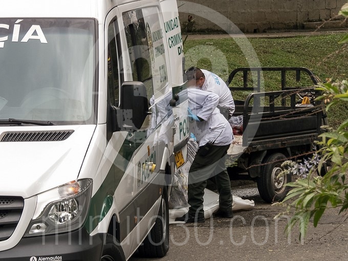 EN FOTOS Y VIDEO: El cuerpo que hallaron en un motocarro en Bello estaba decapitado 6 en fotos y video estaba decapitado el cuerpo que hallaron en un motocarro en bello1572