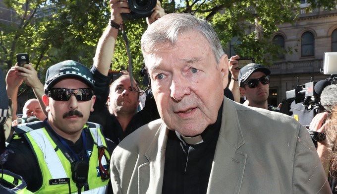 Cardenal Pell, de hombre de confianza del papa Francisco a encarcelado por pederastia