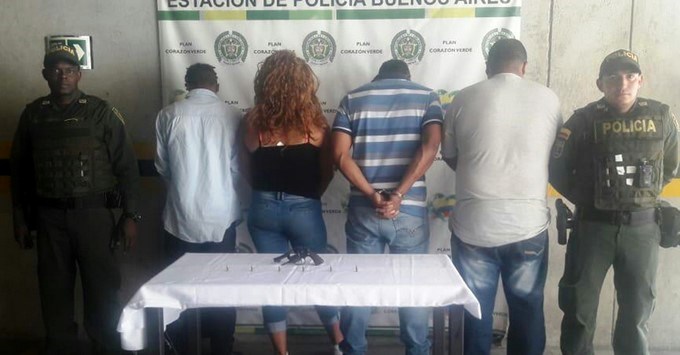 ¿Qué iban a hacer estos cuatro en una vivienda en el barrio Miraflores? 1 miraflores