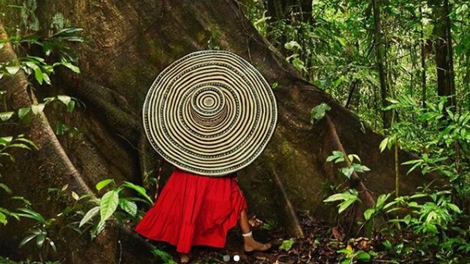 Oprah Winfrey con el sombrero vueltiao de Colombia/ Tomada de Instagram: @oprahmagazine